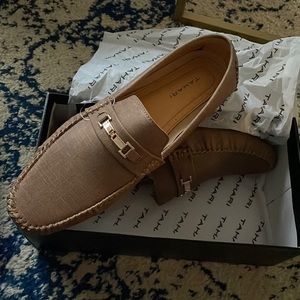 Mens Tahari slip-on loafer, Size 13, Cognac